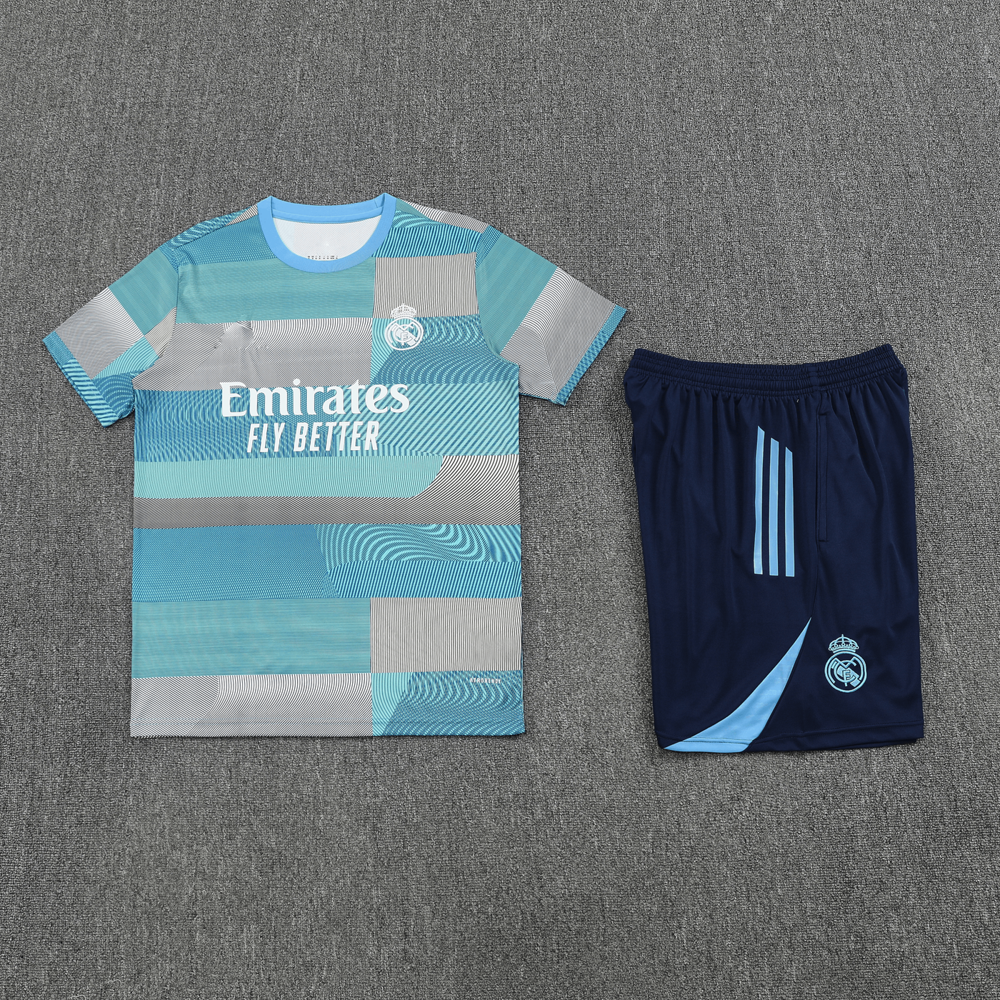 Kit Entraînement Adulte Real Madrid 25/26